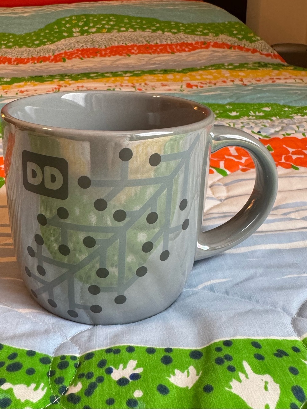 2014 Dunkin Donuts Coffee Mug Gray Iridescent Snowflake
Mug